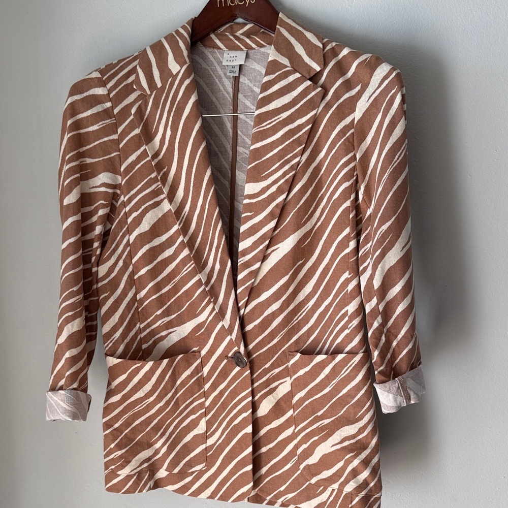 A New Day linen / rayon brown and tan zebra animal print blazer jacket